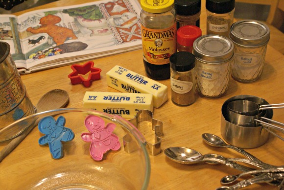 Baking Gingerbread Friends {with recipe}